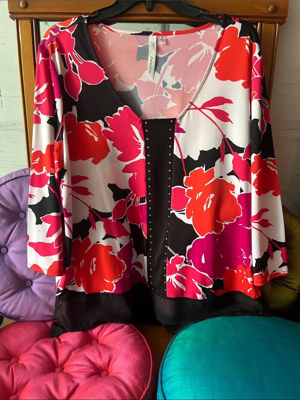 NY Collection Floral Colorblock V-Neck Top in Pink, Red & Black